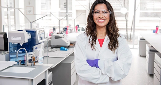 Wissenschaftlerin im Labor