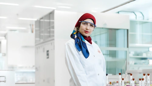 Female scientist in lab