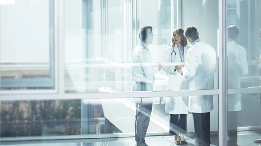 Здравни специалисти